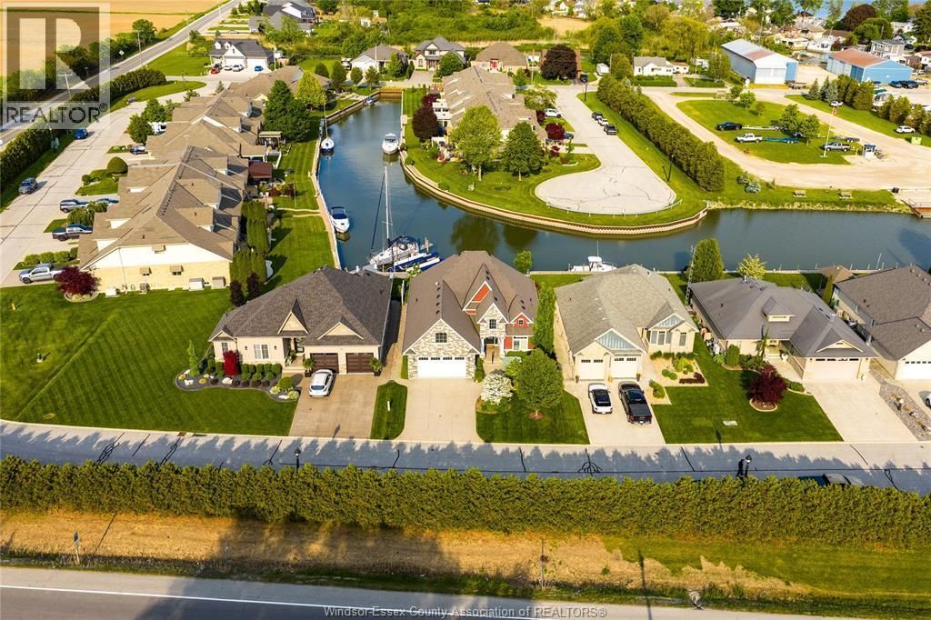 33 Montego Bay Crescent, Kingsville