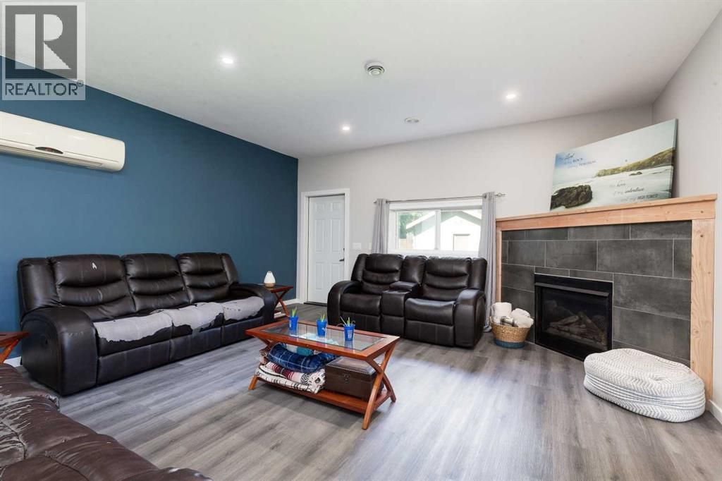 116 S 1 Street W, Magrath