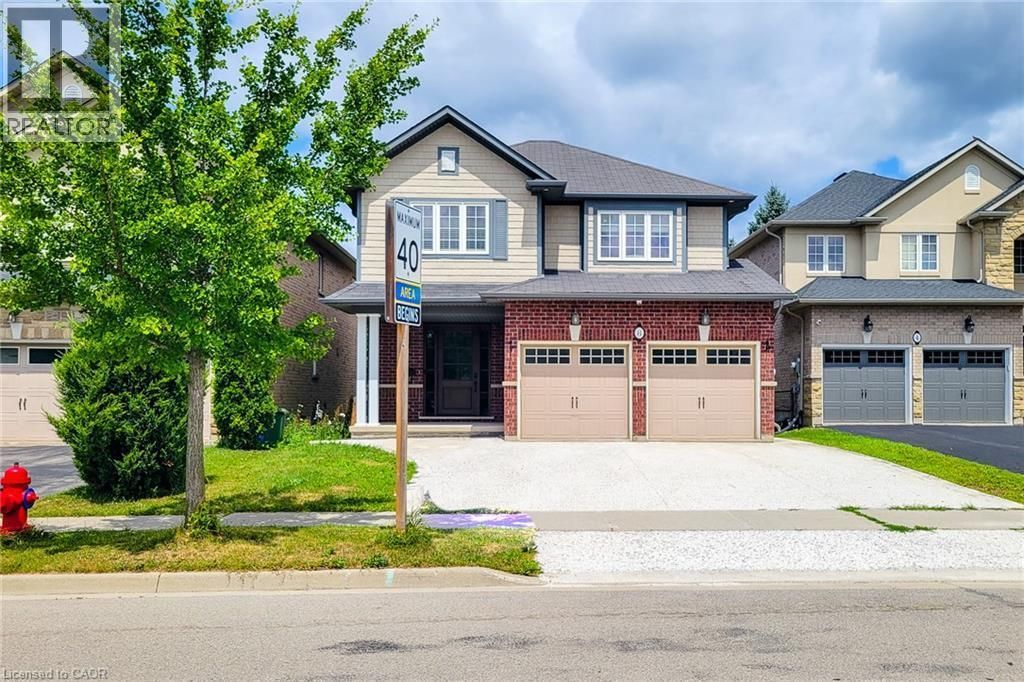 8 Secinaro Avenue, Ancaster