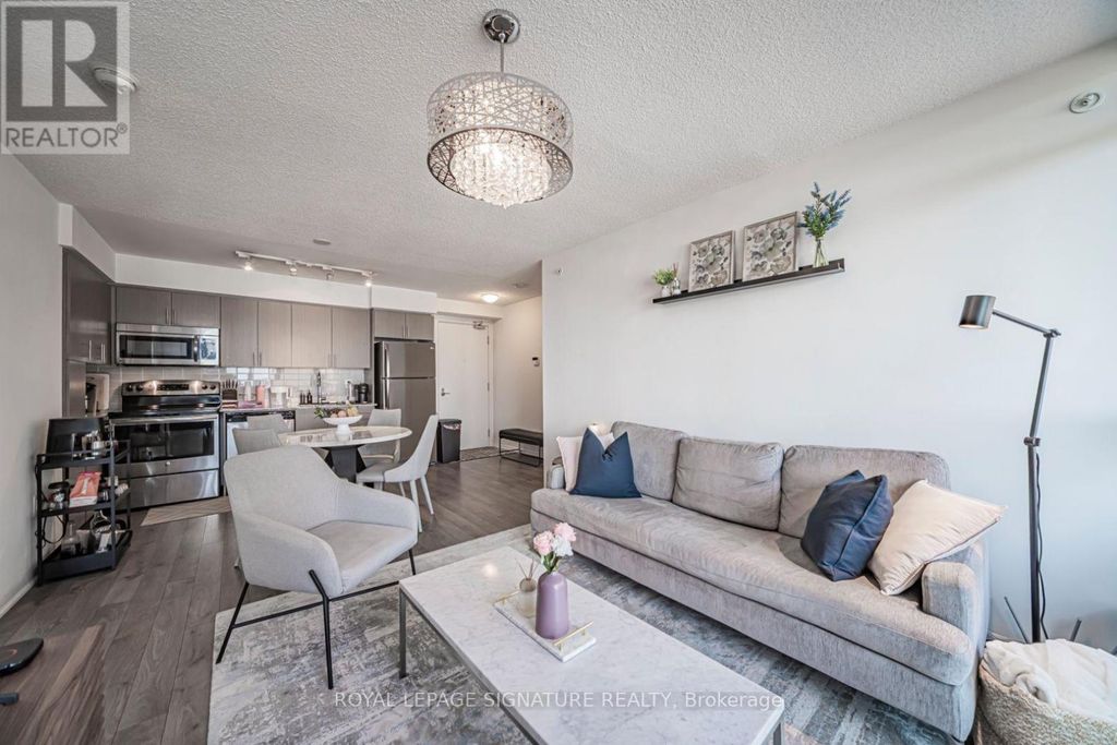 1017 - 830 Lawrence Avenue W, Toronto (yorkdale-Glen Park)