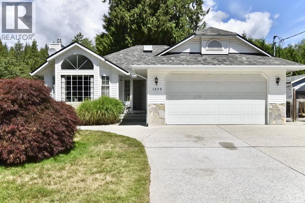 1572 Larchberry Way, Gibsons