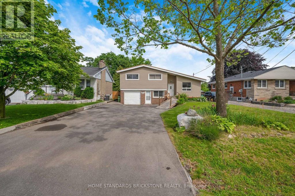 72 Mountain Avenue N, Hamilton (stoney Creek)