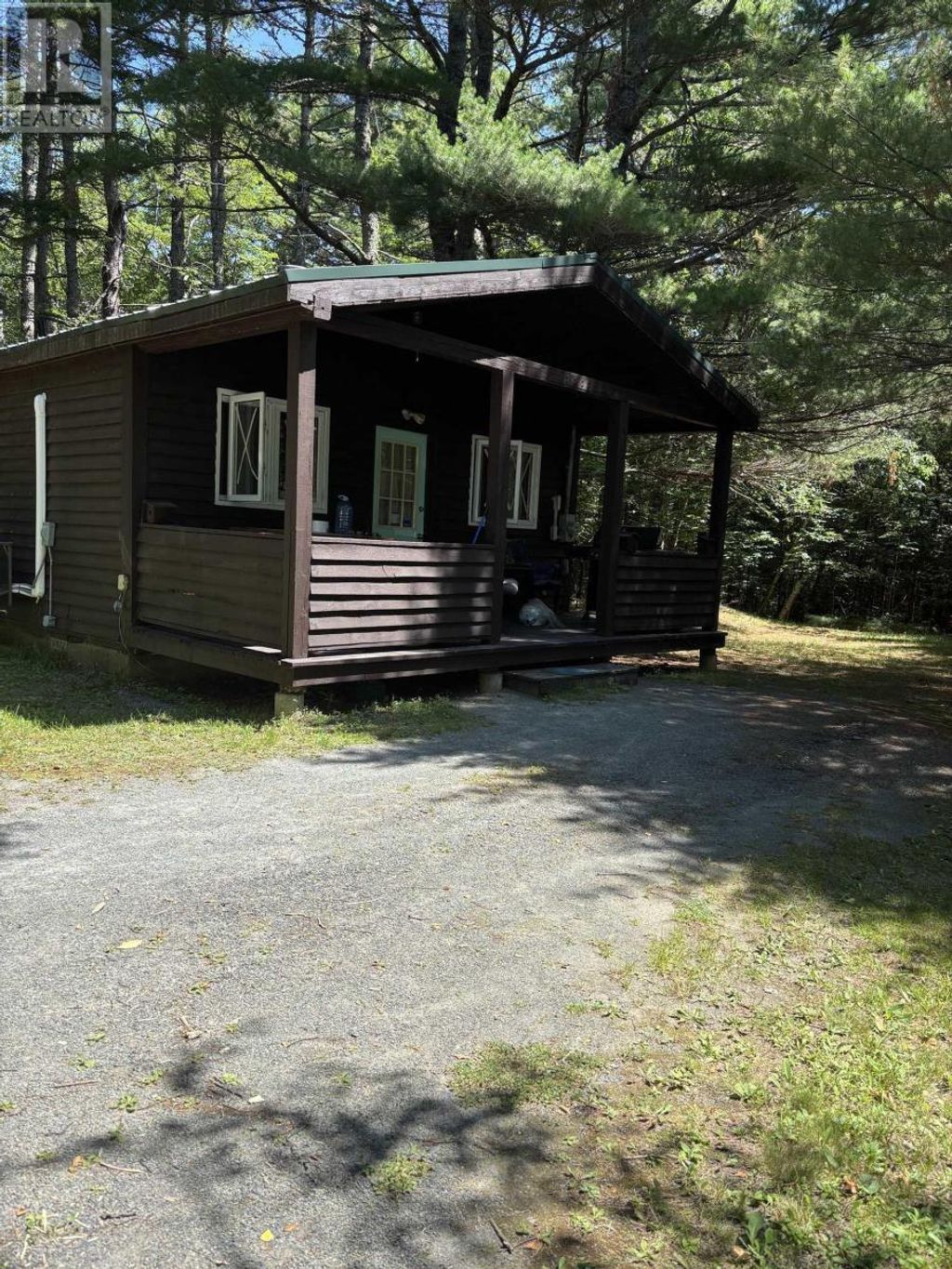 2031 East Clifford Road, East Clifford