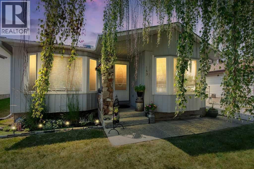 163 Woodburn Crescent, Okotoks