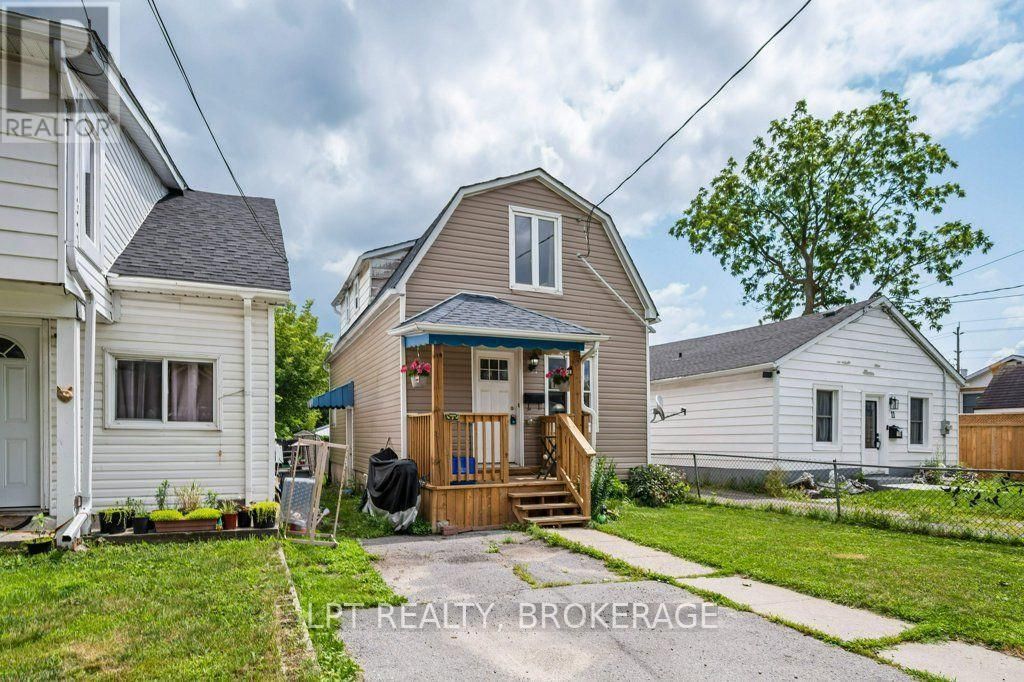 13 Kingscourt Avenue, Kingston (east Of Sir John A. Blvd)