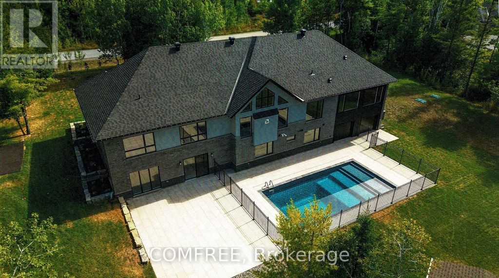 135 Cherryhill Drive, Ottawa