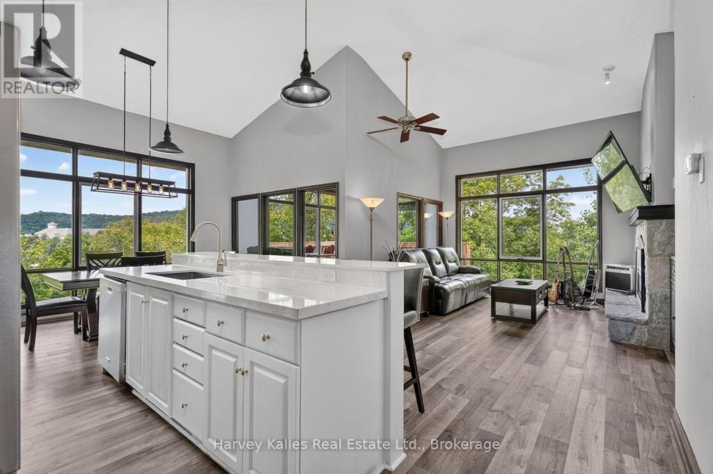 303 - 26 Deerhurst Golfview Drive, Huntsville (chaffey)