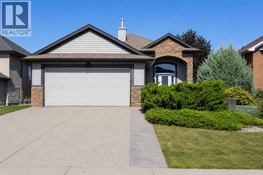 1207 Westmount Drive, Strathmore