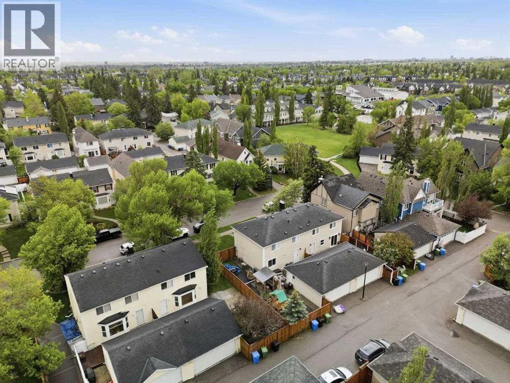 172 Somme Manor Sw, Calgary