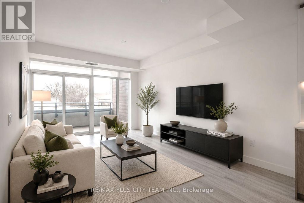 303 - 1285 Queen Street E, Toronto (greenwood-Coxwell)