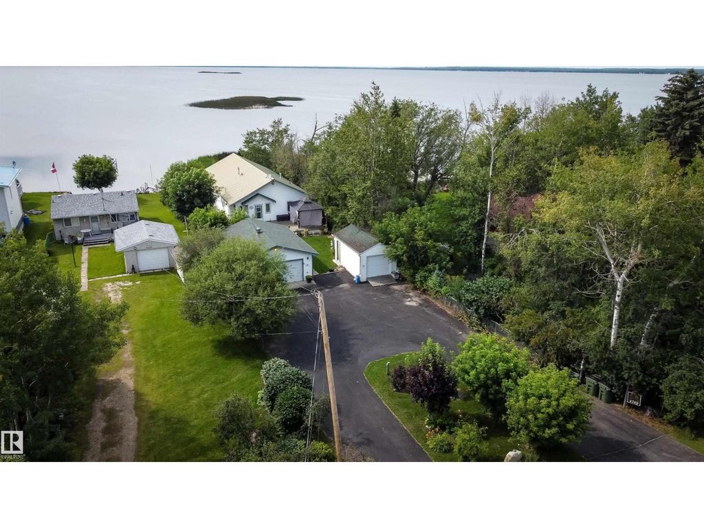 4740 Sunset Dr, Rural Lac Ste. Anne County