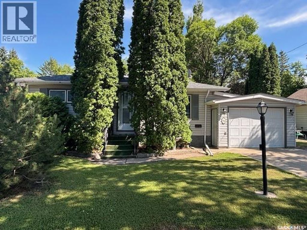 722 1st Street, Canora