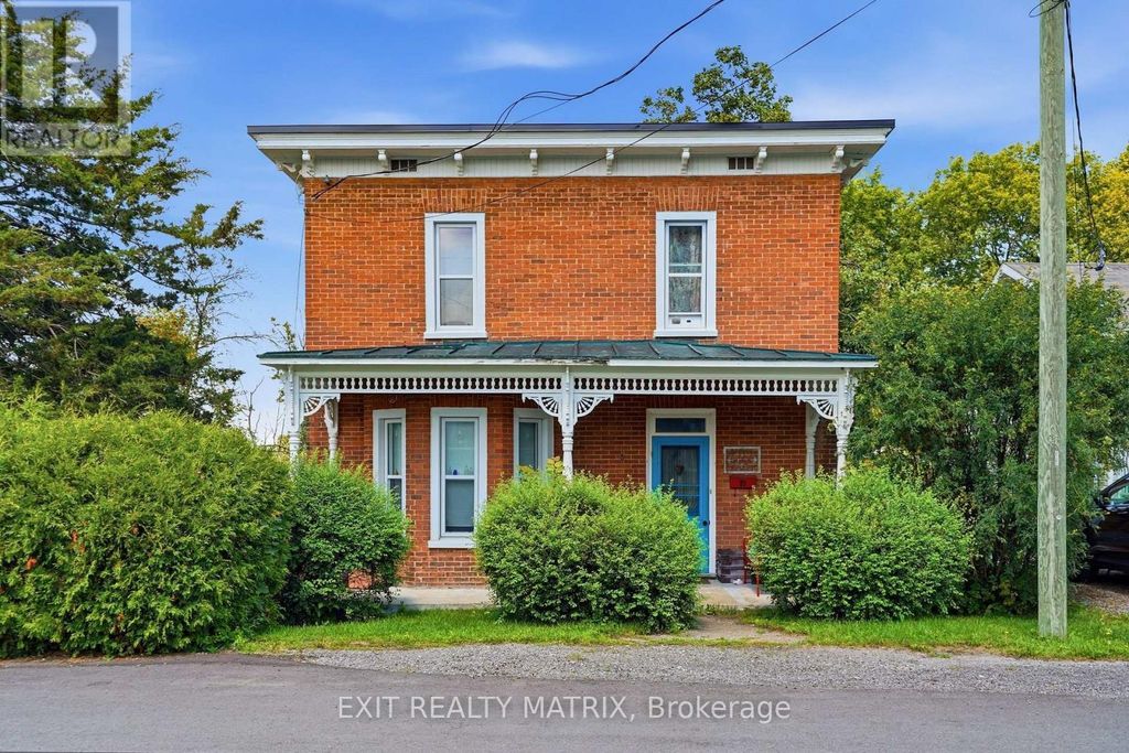 89 Grout Street, Champlain