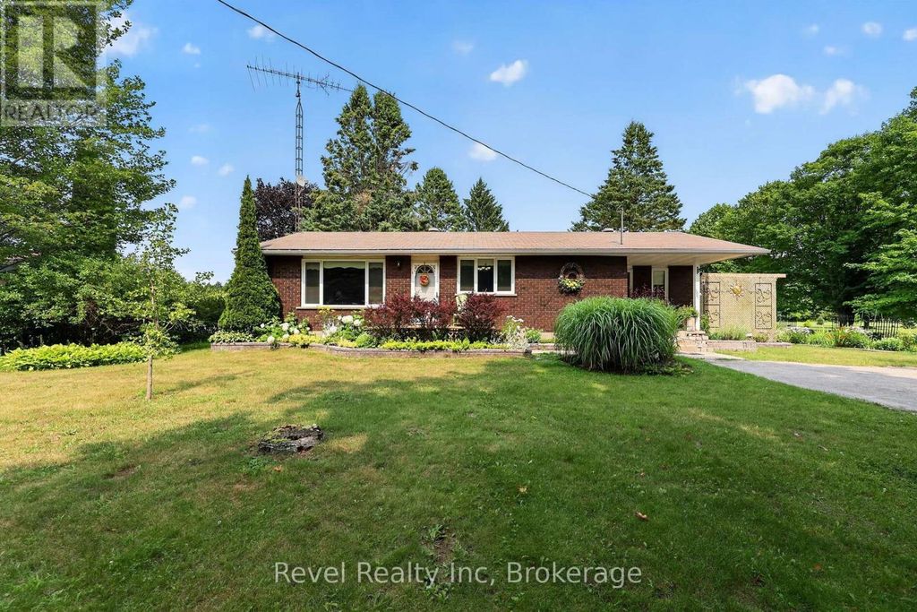 459 Cedar Point Road, Tiny