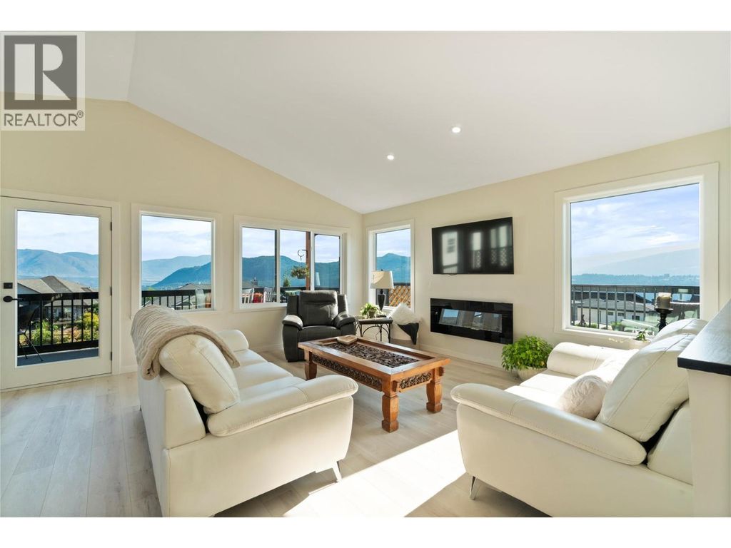 2545 Panoramic Way, Blind Bay