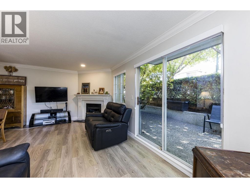 7 249 E 4th Street, North Vancouver