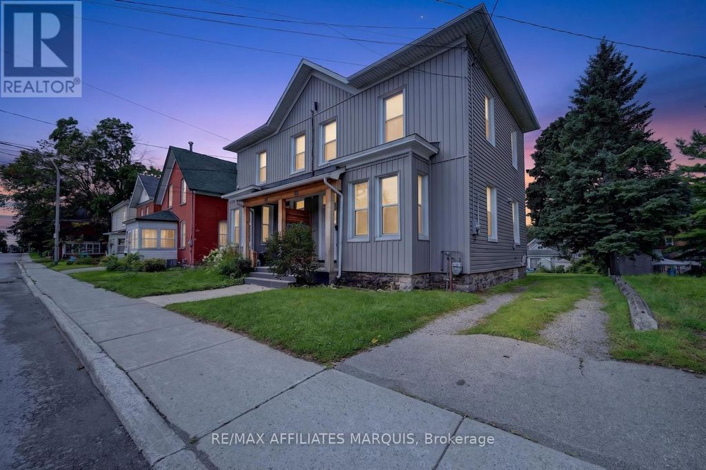 88 Brockville Street, Smiths Falls
