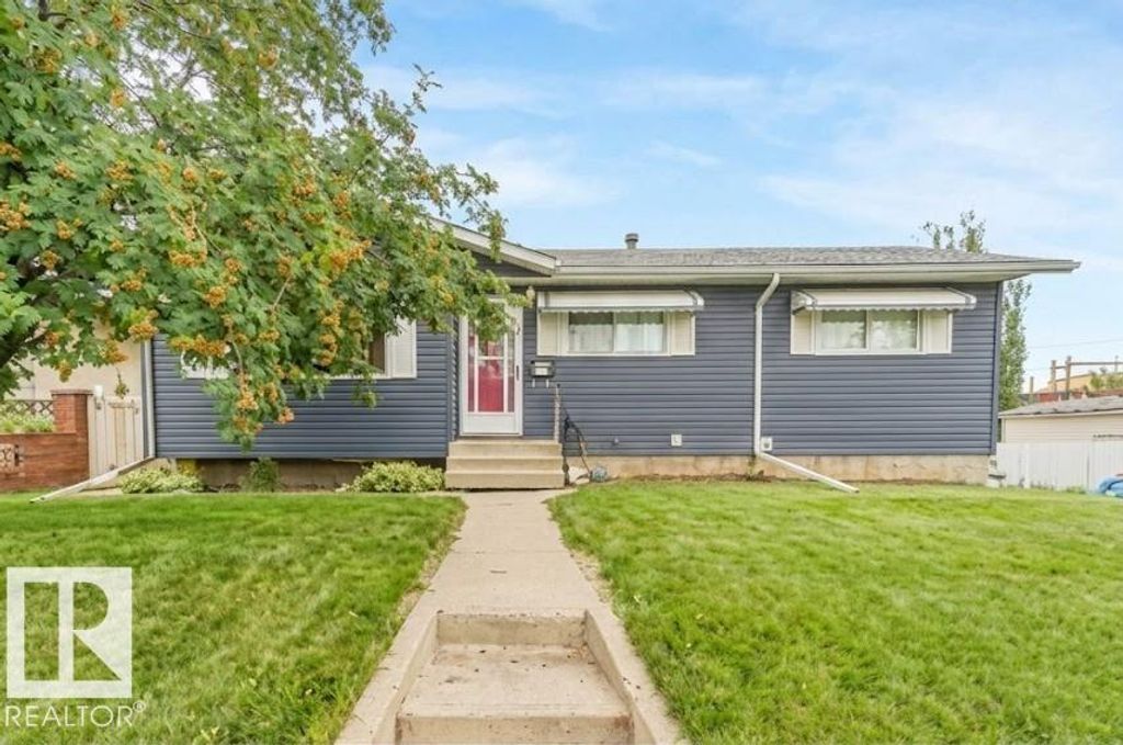8712 137 Av Nw, Edmonton