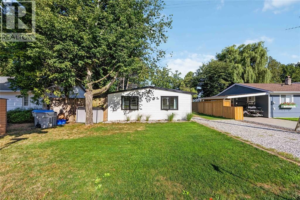 5132 Cedar View Drive, Lambton Shores