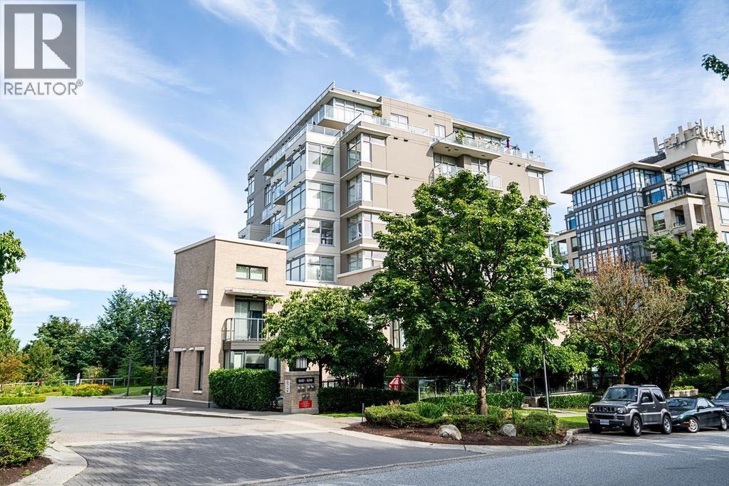 501 9298 University Crescent, Burnaby