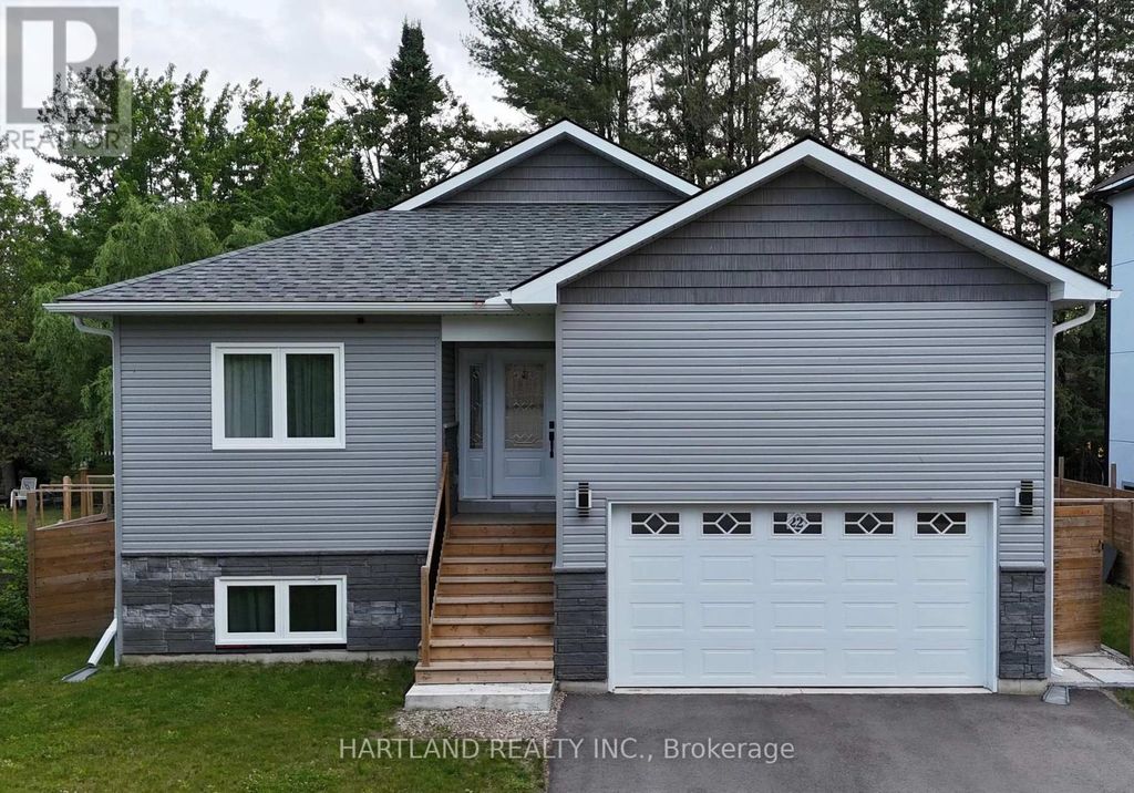 22 Berkely Street, Wasaga Beach