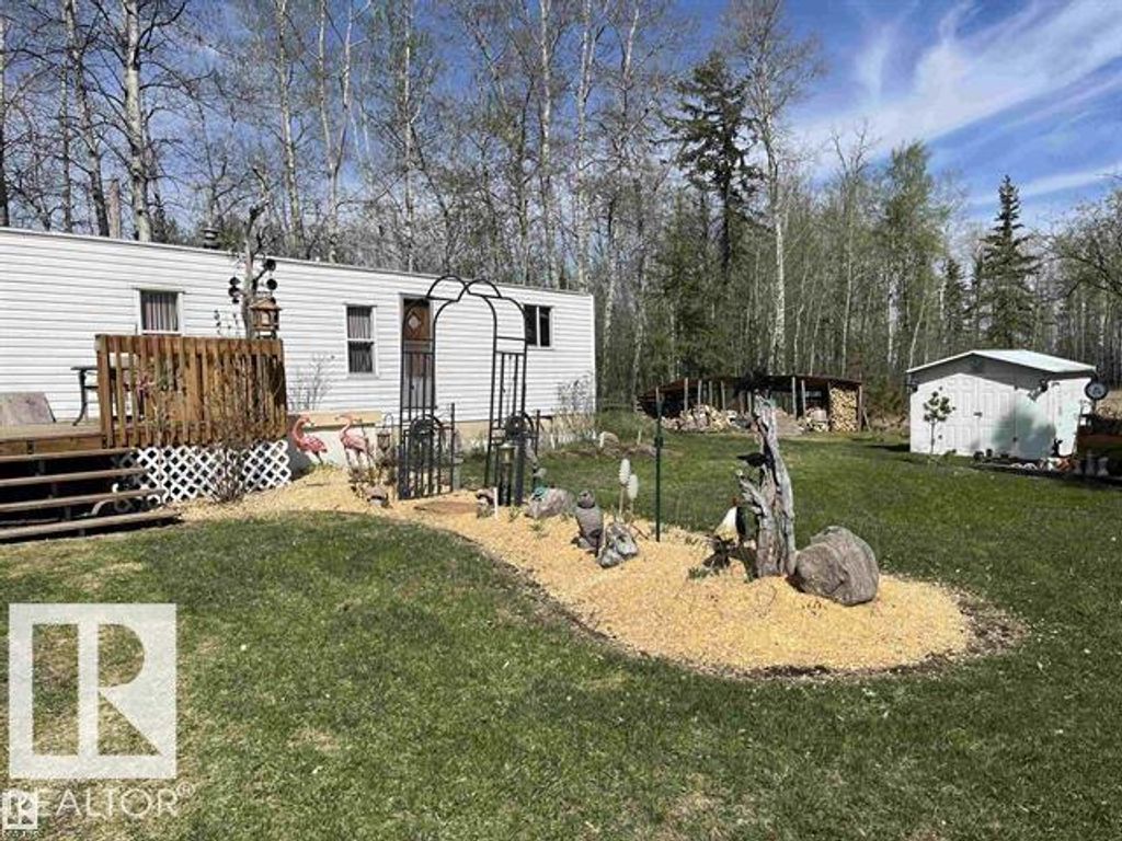 210 55504 Nikoodi Rd, Rural Lac Ste. Anne County