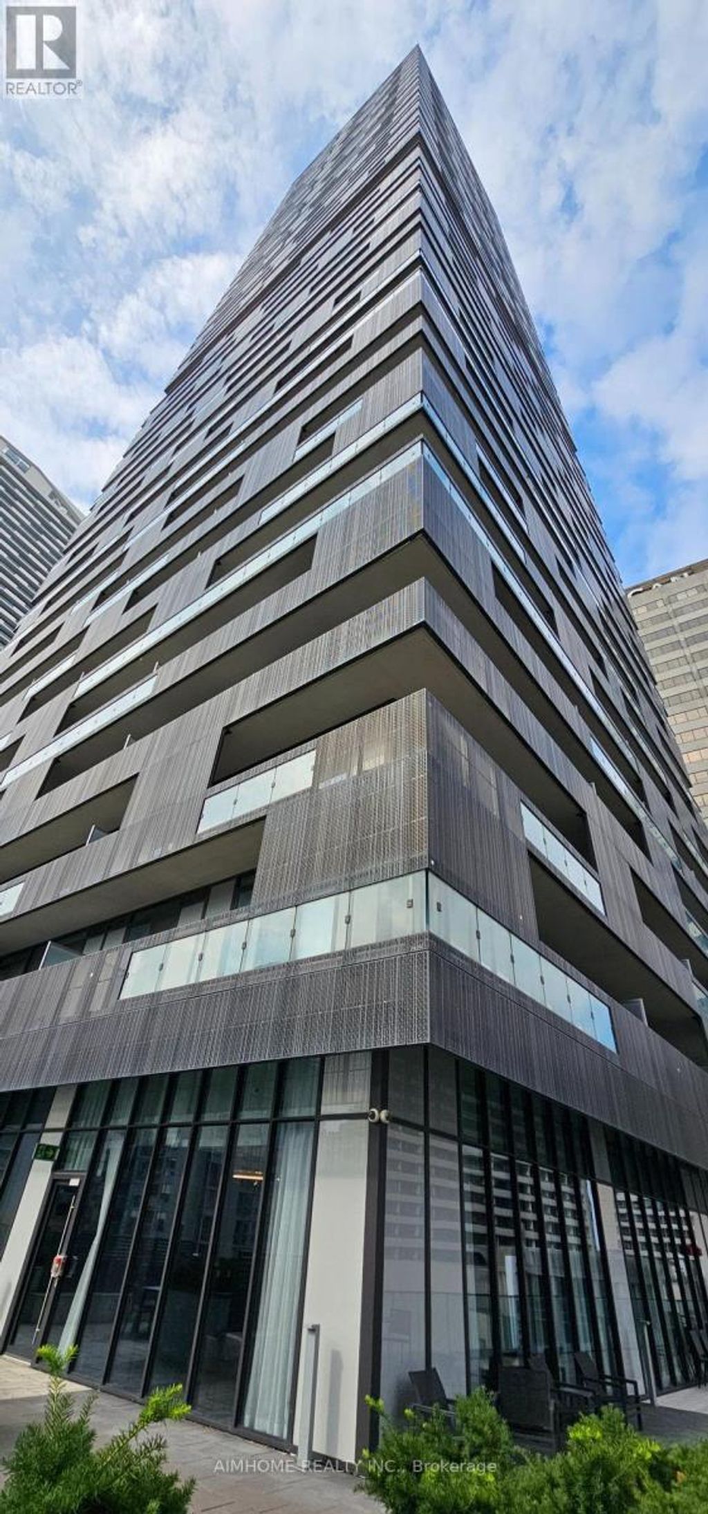 1711 - 8 Eglinton Avenue E, Toronto (mount Pleasant West)