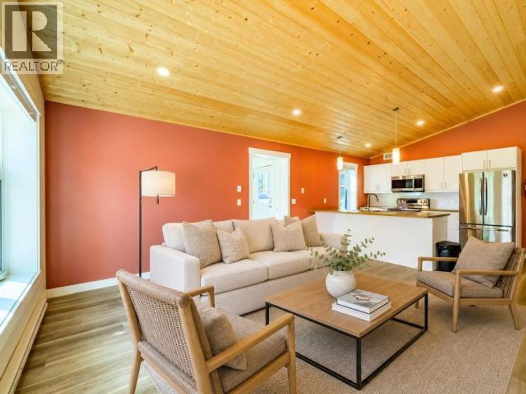 35- Takhini Meadows Drive, Whitehorse North