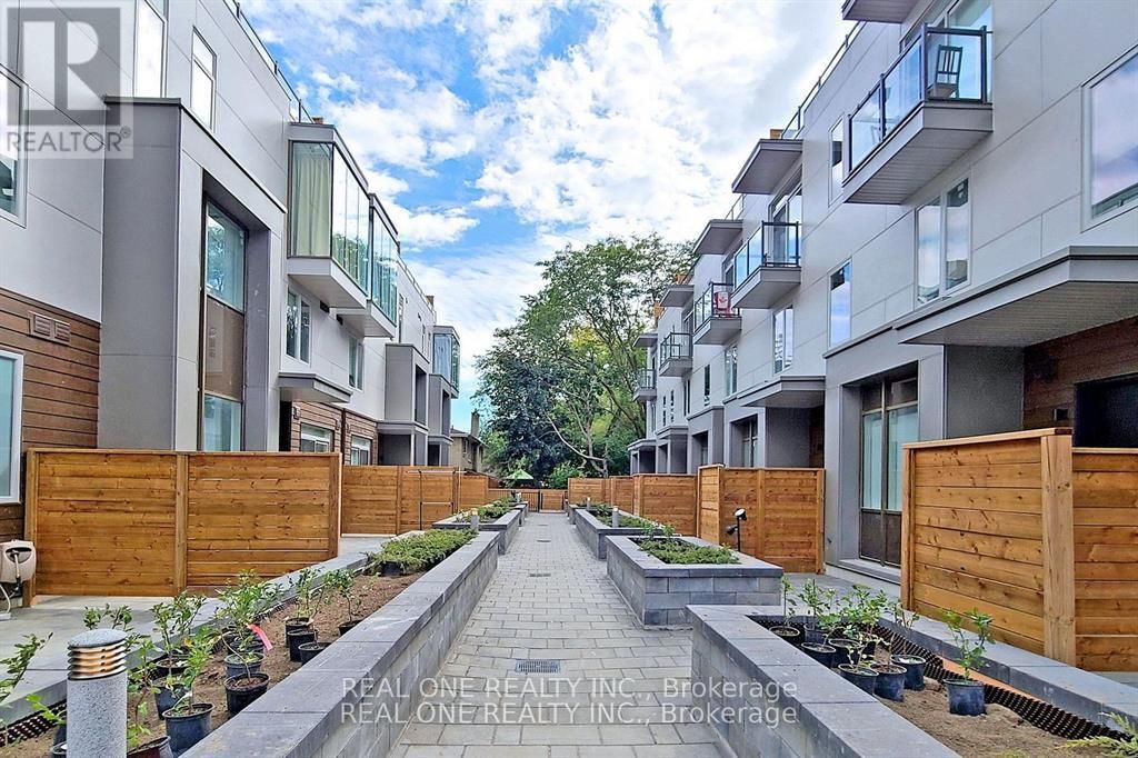 Unit 5 - 25 Dervock Crescent, Toronto (bayview Village)