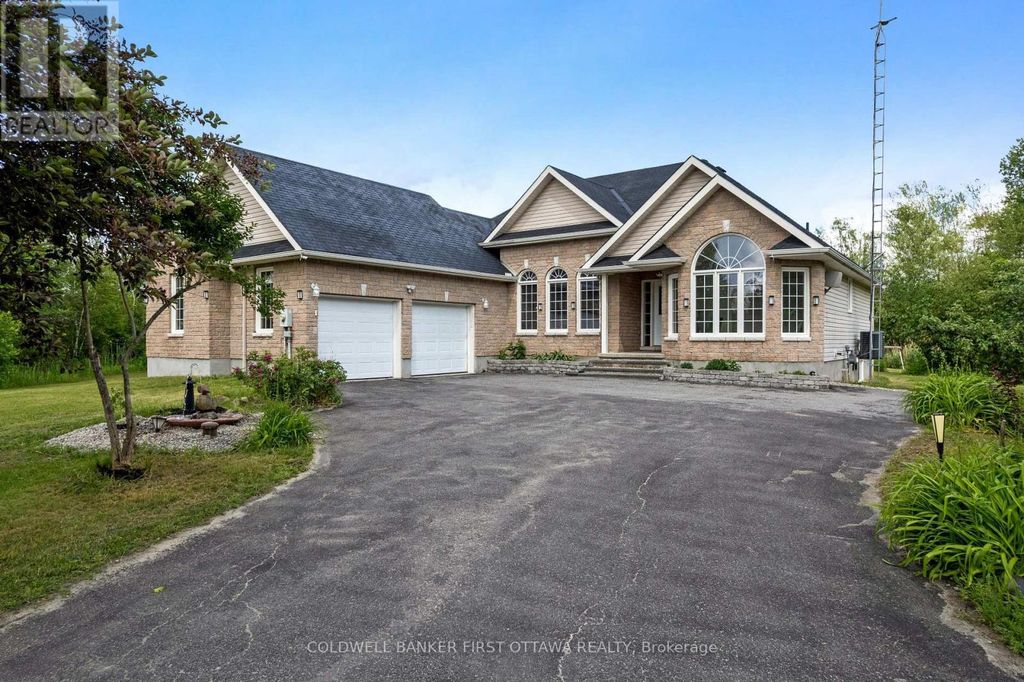 11 Rideau Crossing Crescent, North Grenville