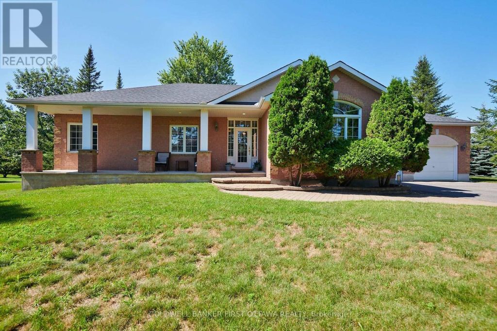 6983 Lakes Park Drive, Ottawa