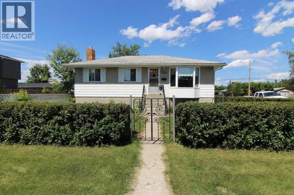7504 39 Avenue Nw, Calgary