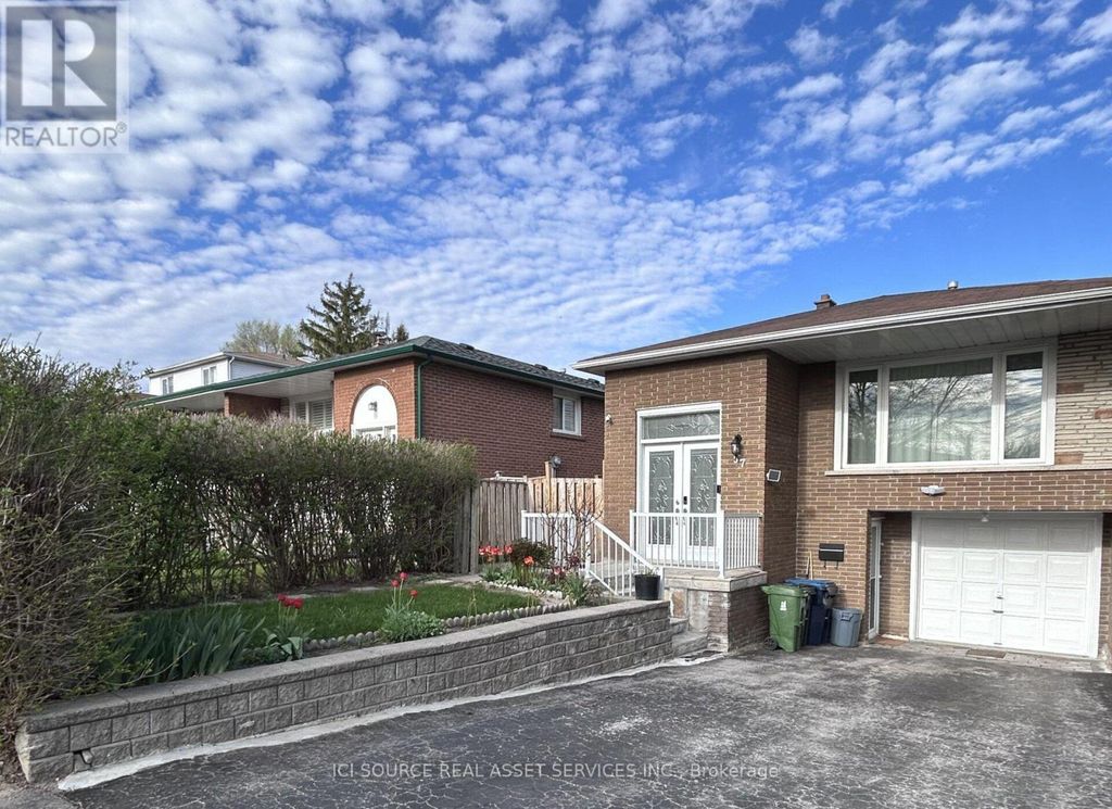 Lower Unit - 57 Mentor Boulevard, Toronto (hillcrest Village)
