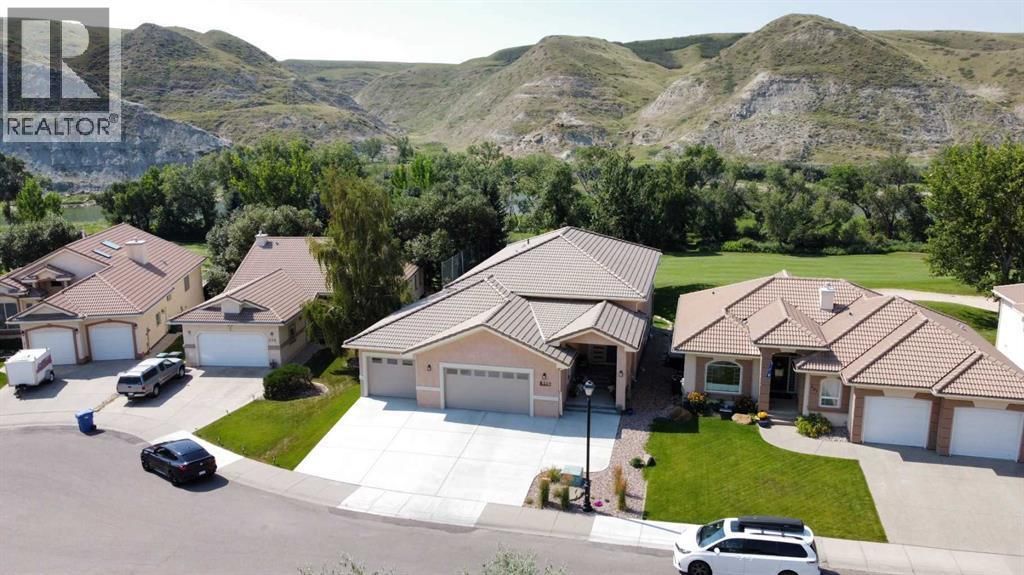 319 Canyon Boulevard W, Lethbridge