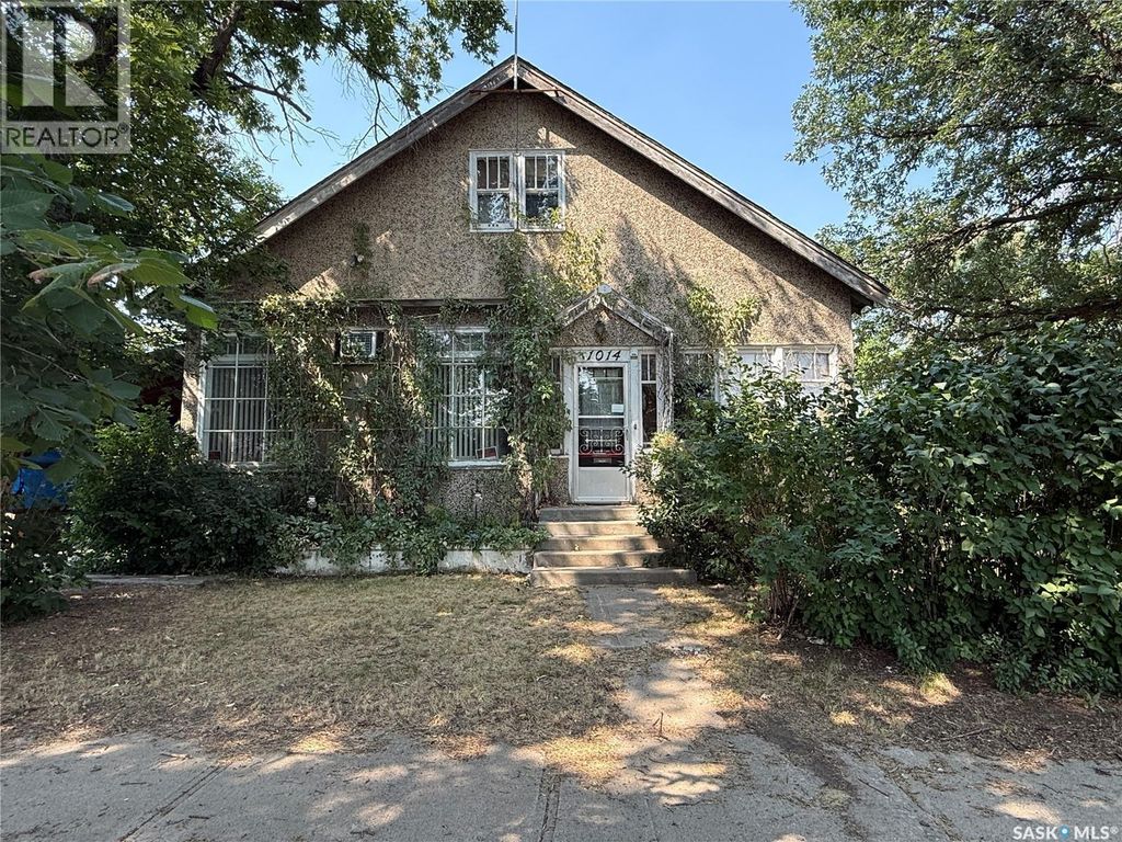 1014 Iroquois Street W, Moose Jaw