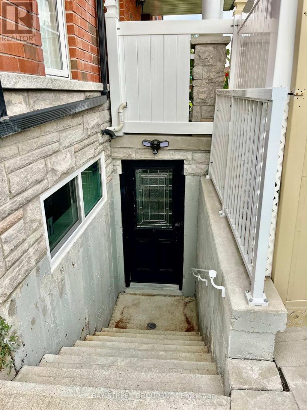 Bsmt - 5 King William Crescent, Richmond Hill (langstaff)