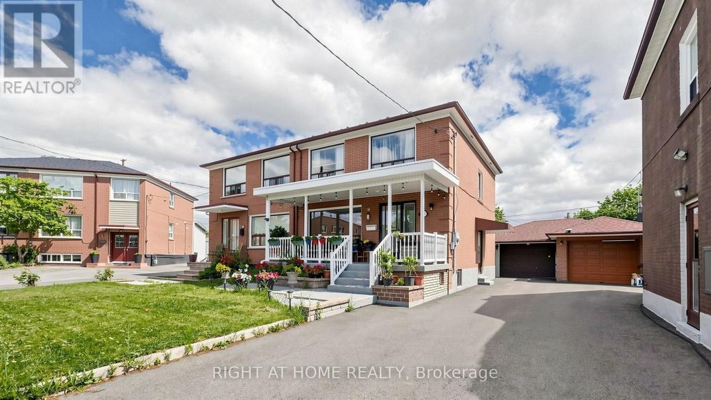 22 Brigham Court, Toronto (elms-Old Rexdale)