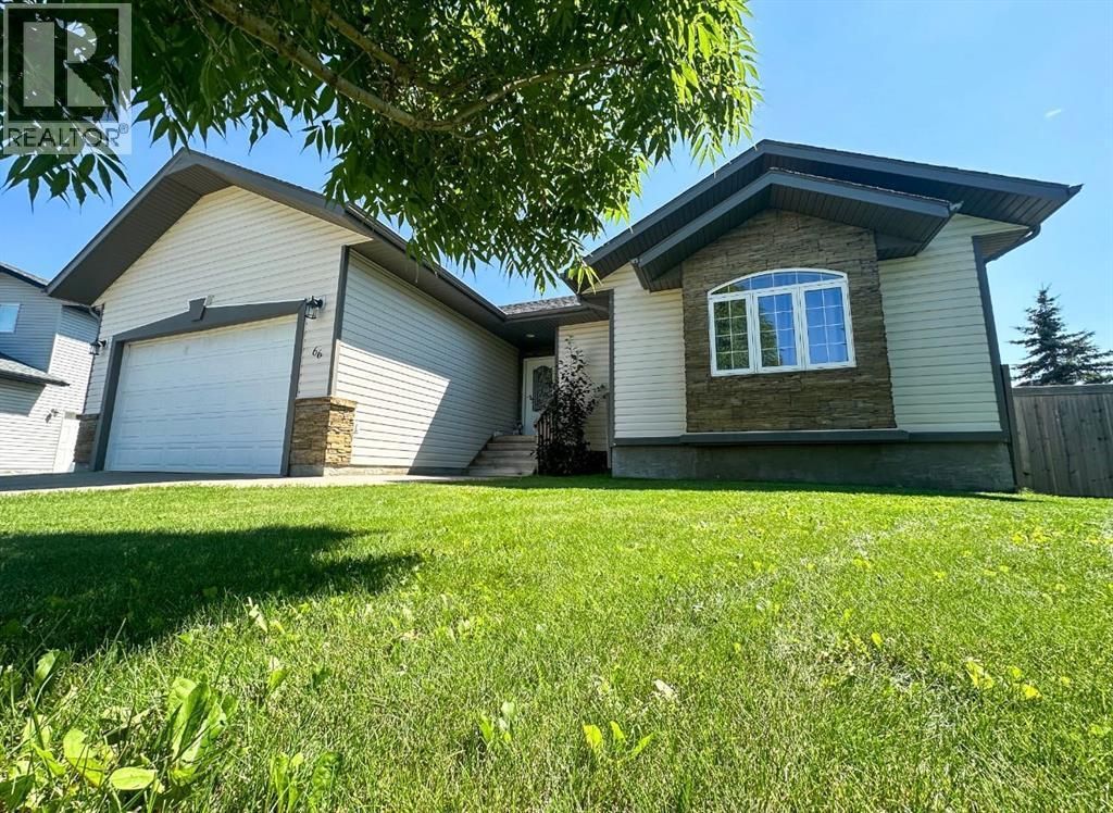 66 Cedar Heights, Whitecourt