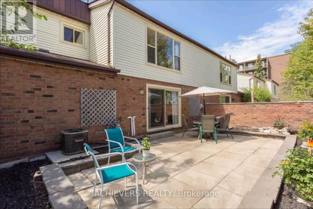 770 Fanshawe Park Road E, London North (north E)
