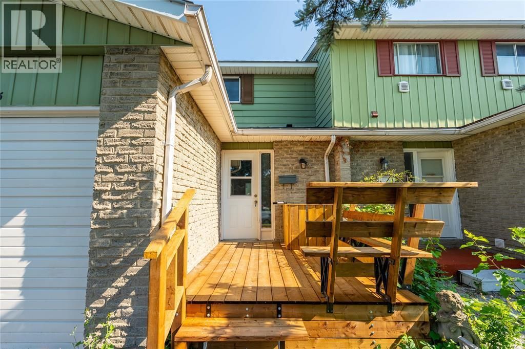 405 Cardiff Place, Sarnia