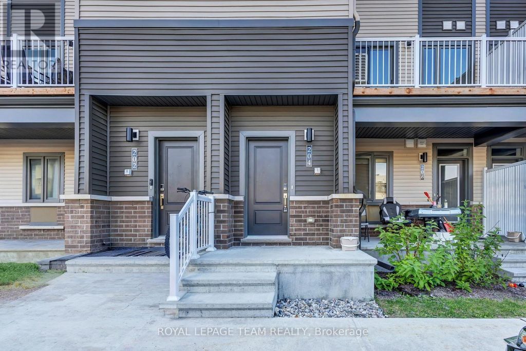 204 Lillian Freiman Private, Ottawa