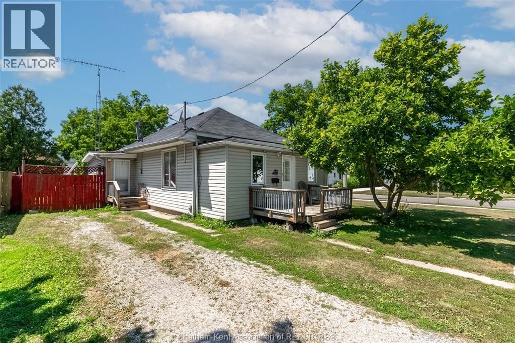 252 Wellington Street East, Chatham