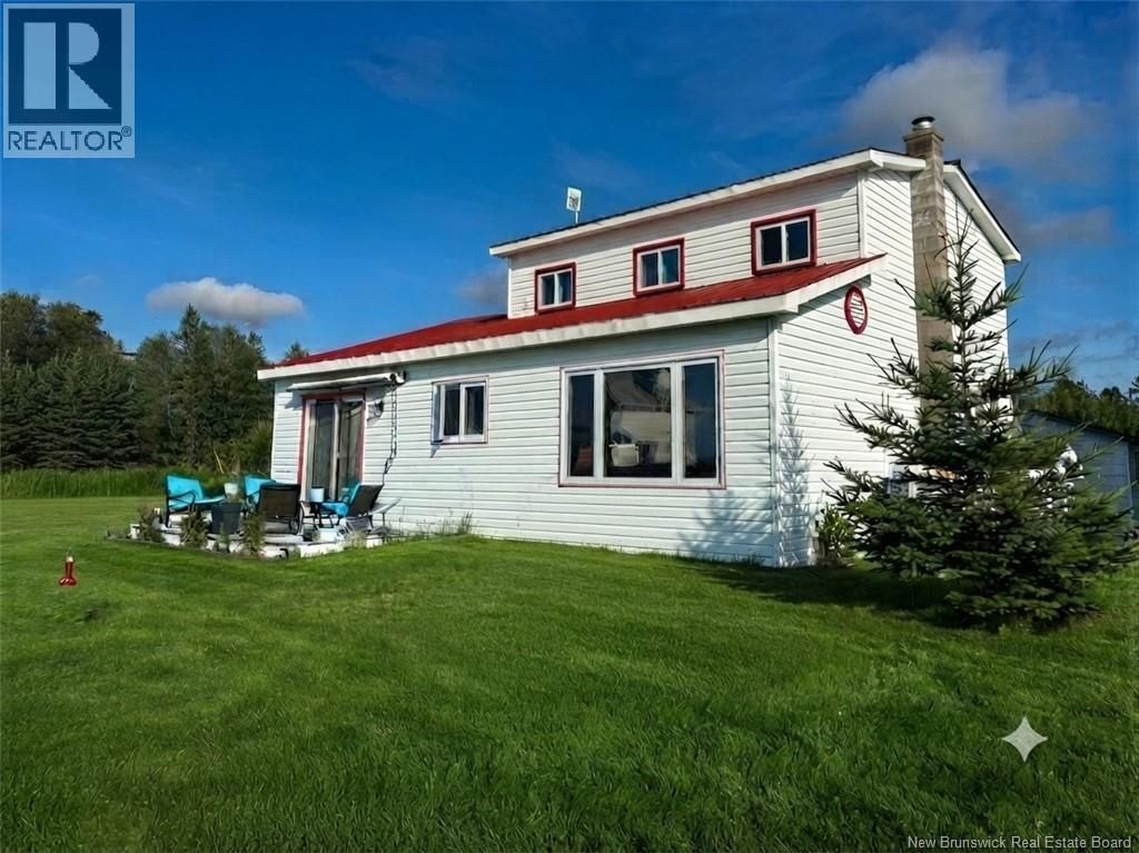 12 Thibodeau Lane, Baie-Sainte-Anne