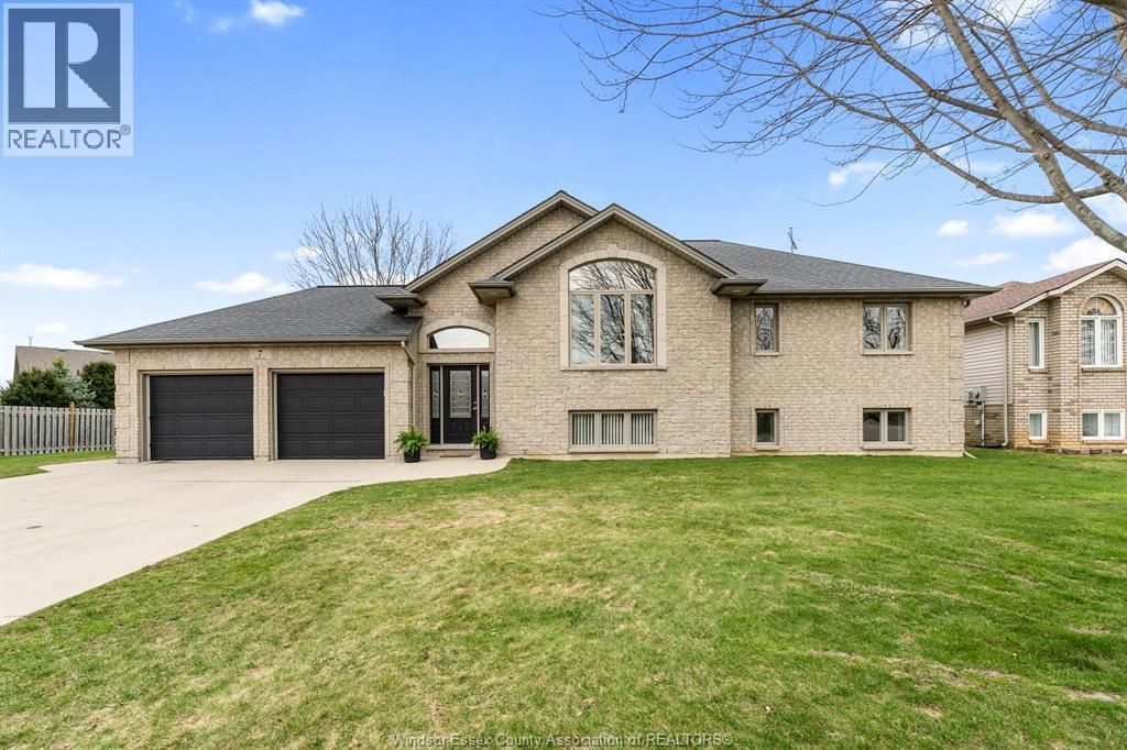 7 Beniuk Court, Leamington
