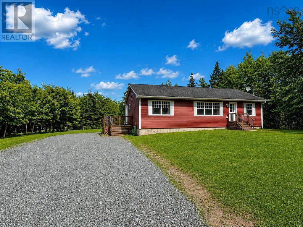 901 Old Port Mouton Road, White Point