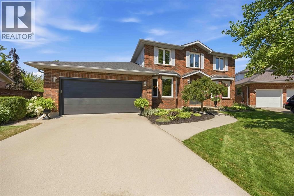 1953 Huronfield Close, Sarnia