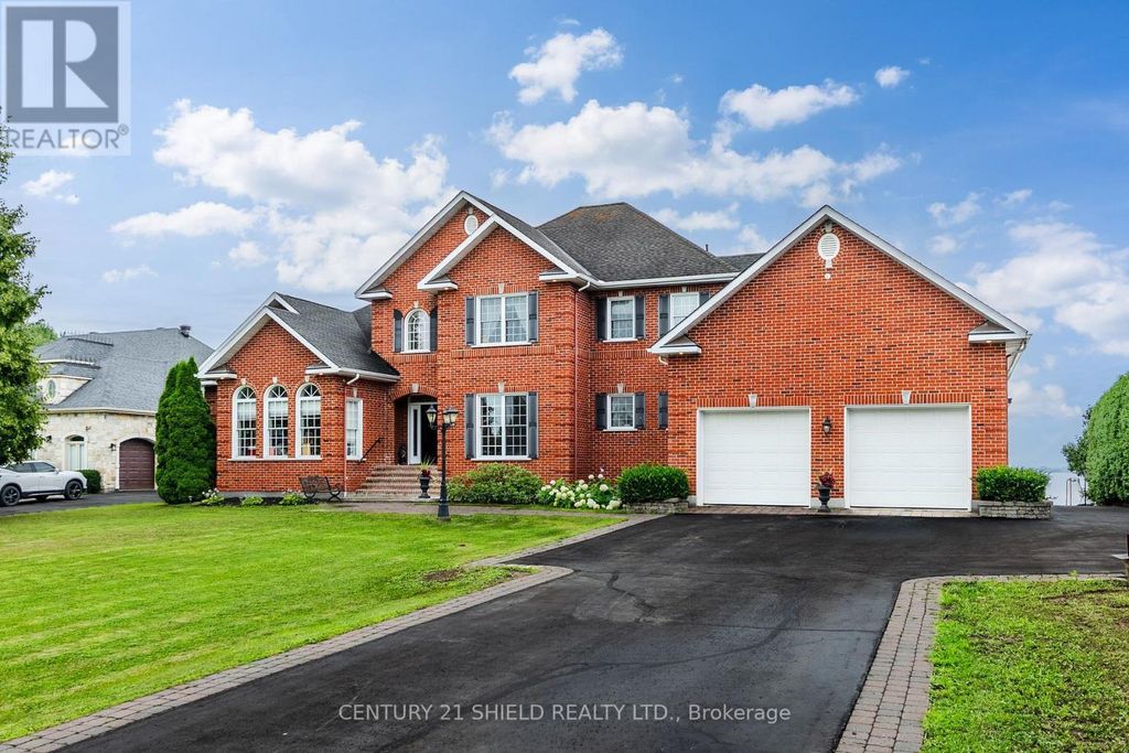 6274 Karen Drive, South Glengarry