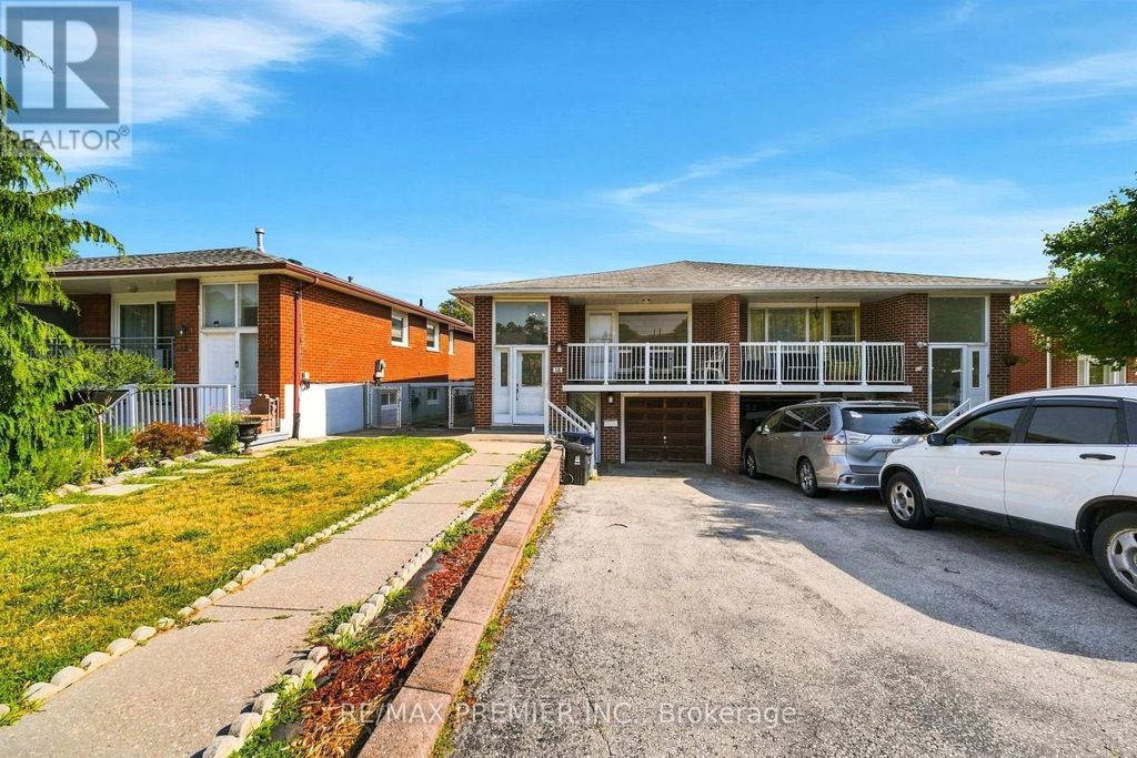 15 Madonna Gardens, Toronto (humber Summit)