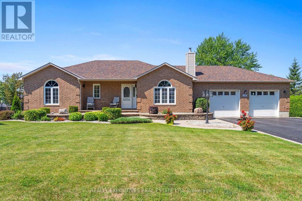 434 Queen Street, North Dundas