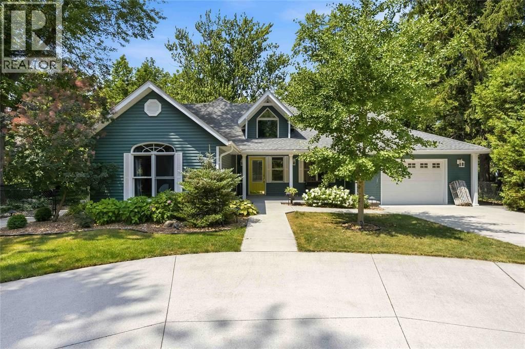7372 Ivy Lane, Plympton-Wyoming